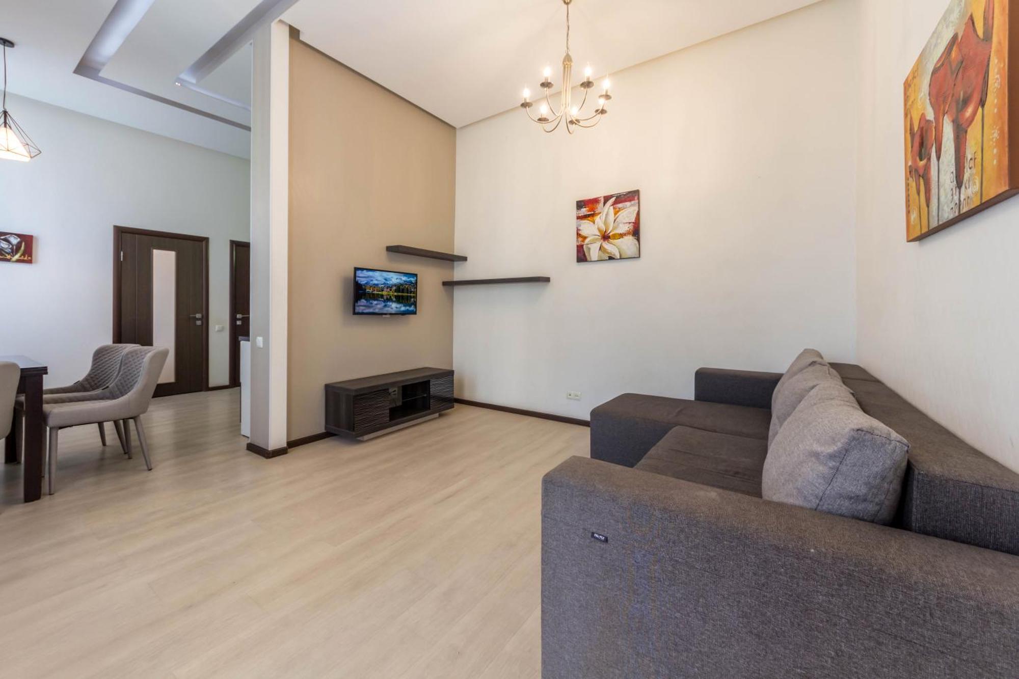 DayFlat Apartments on Mykhailivs'ka Kiev Exteriör bild