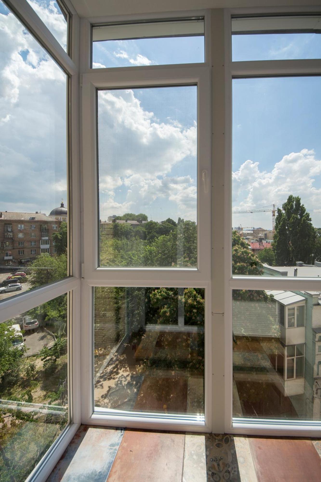 DayFlat Apartments on Mykhailivs'ka Kiev Exteriör bild