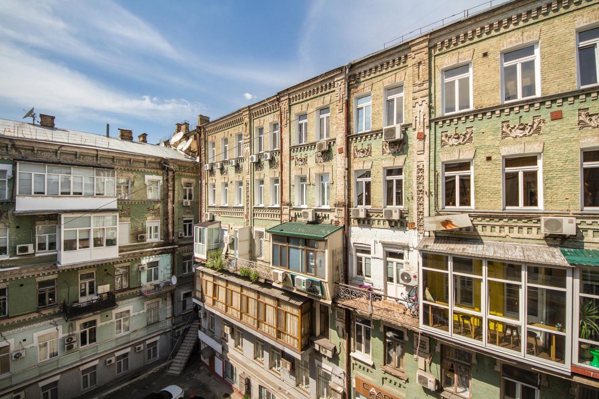 DayFlat Apartments on Mykhailivs'ka Kiev Exteriör bild